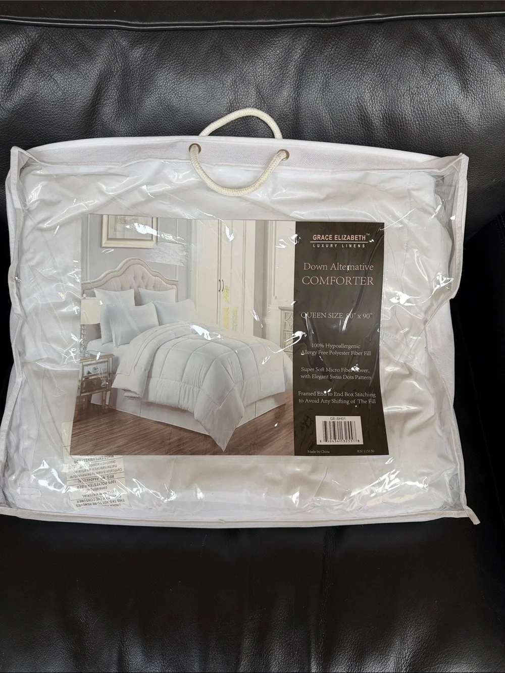 NEW White Down Alternative Comforter - Queen